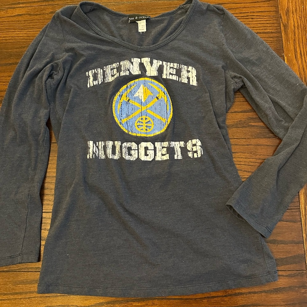 Denver Nuggets Women’s Long sleeve shirt. Size L.